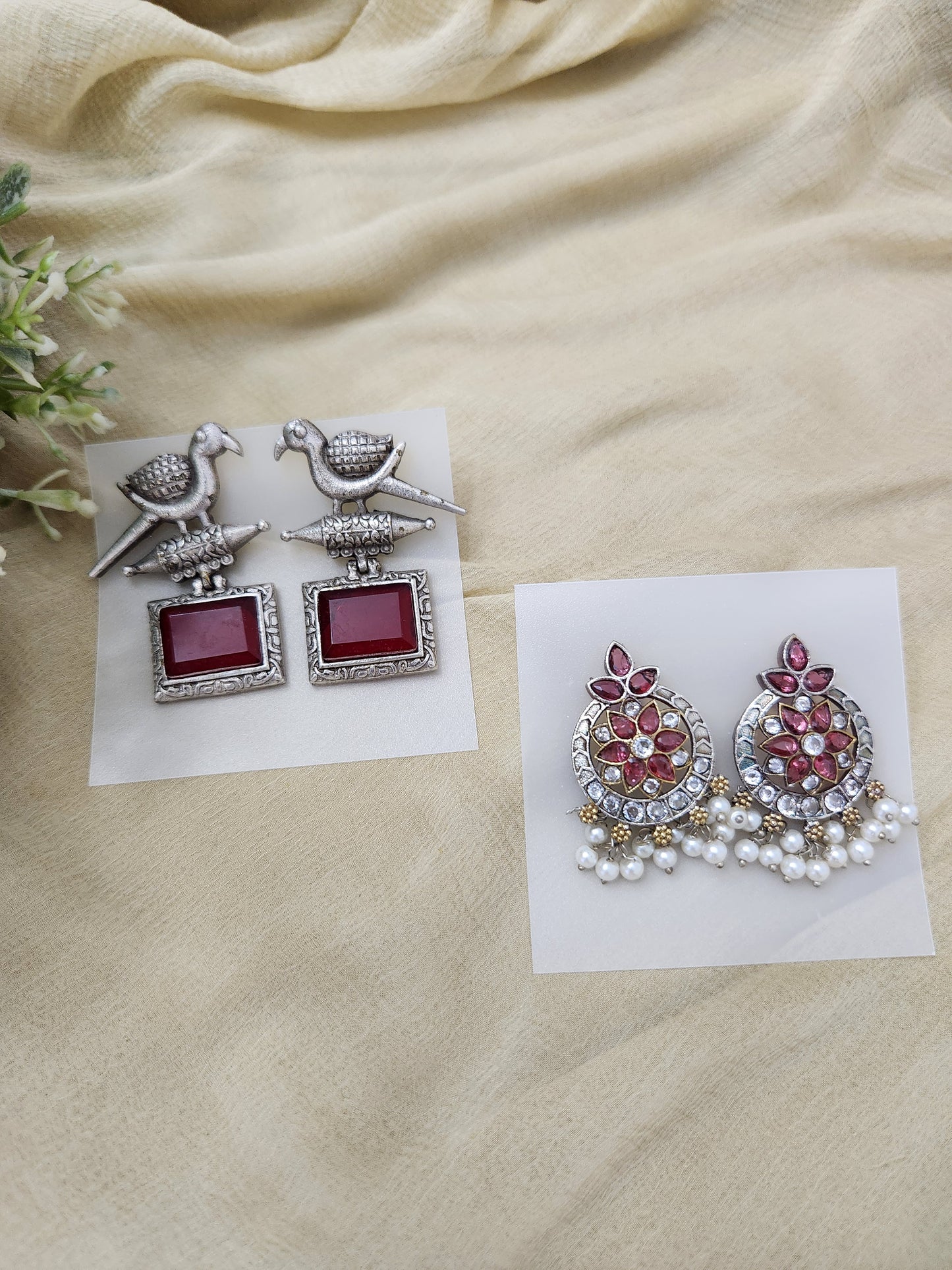 Oxidized earrings with stone