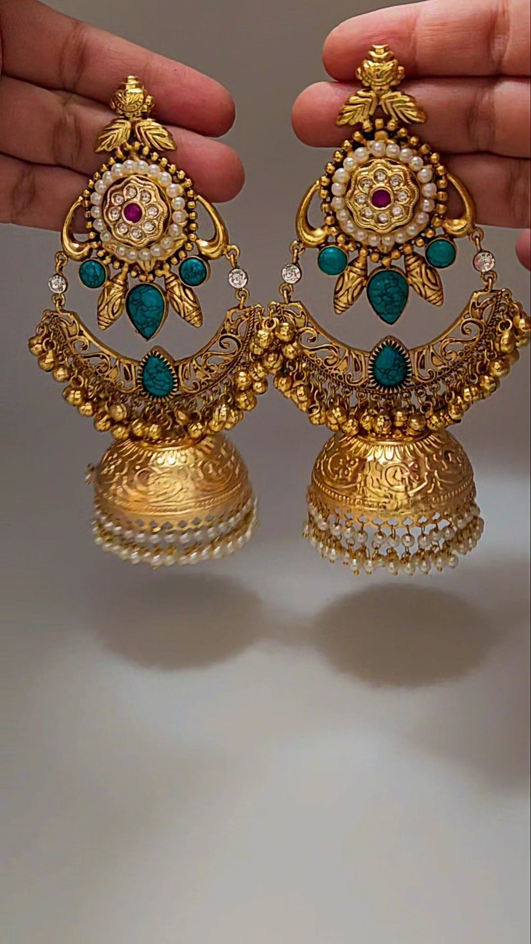 Mehek Jhumkas