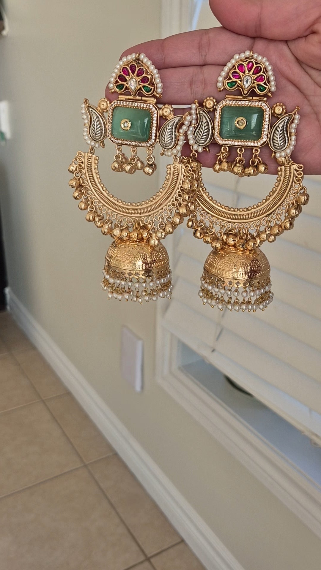 Rajshri Jhumka
