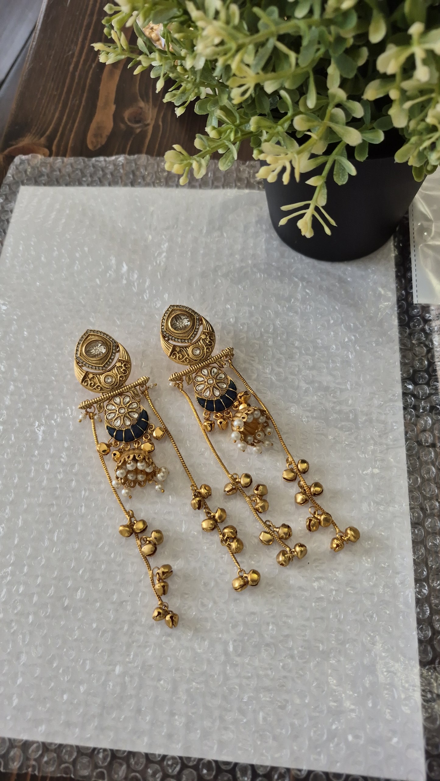 Madhumati Kashmiri Jhumka