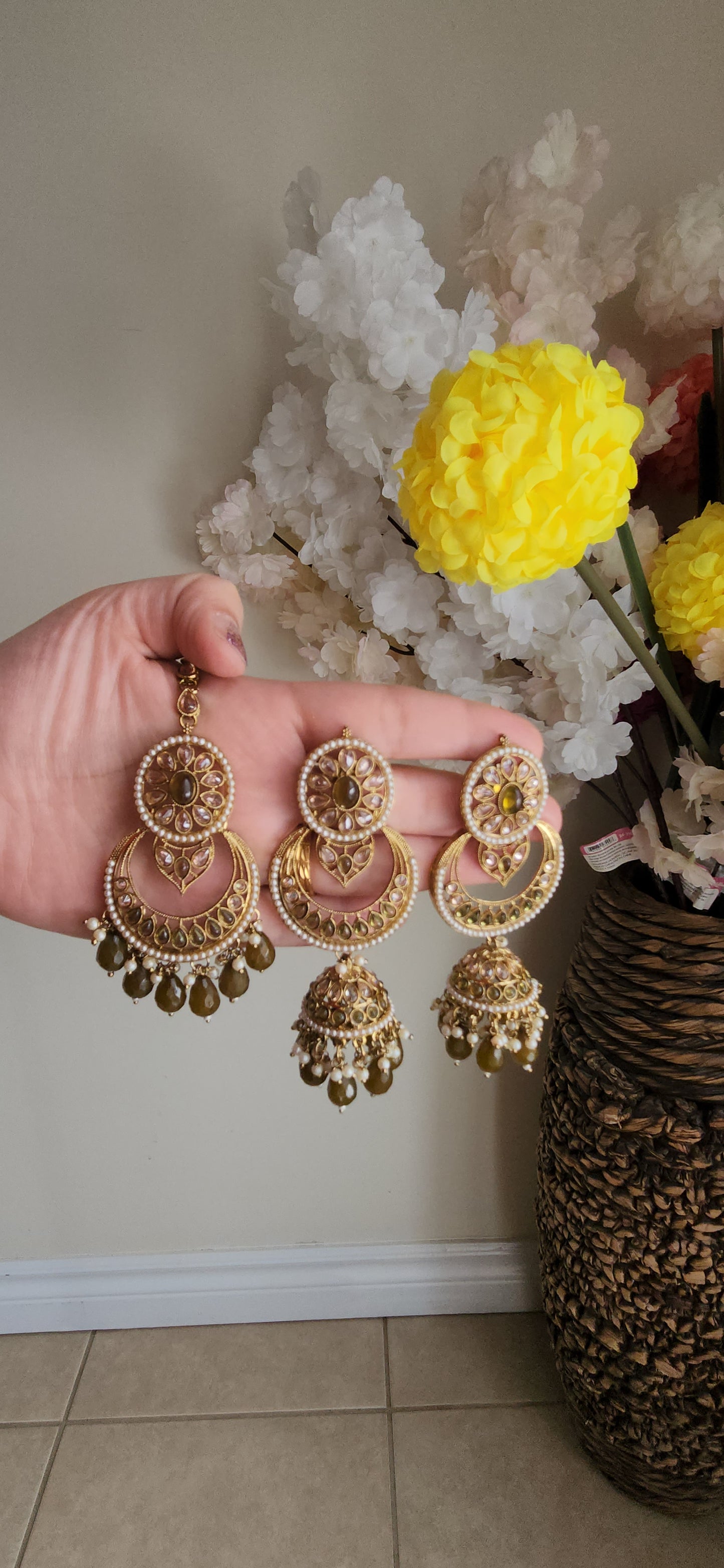 Mehendi - Mang tikka & jhumka set