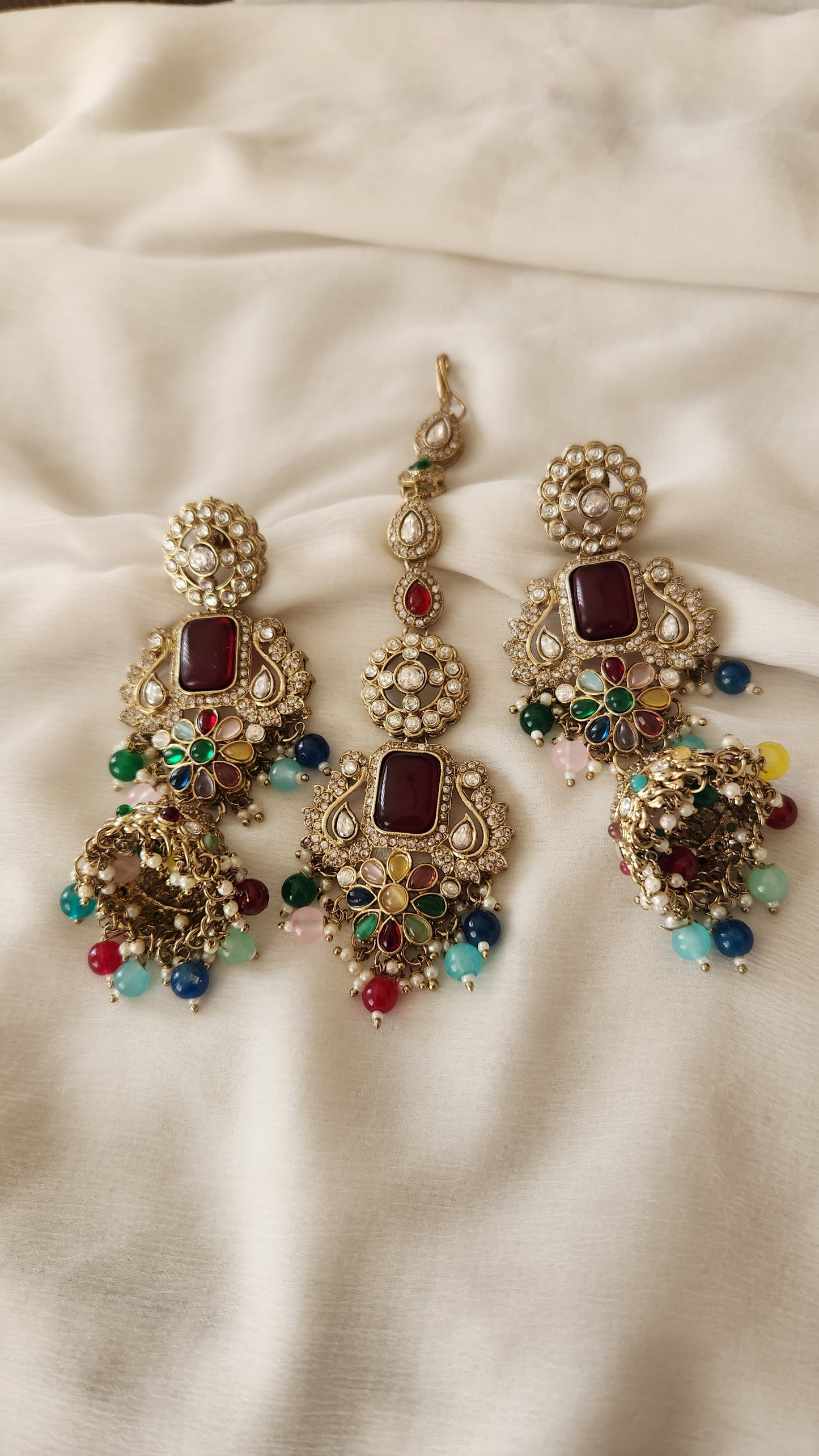 Shreya Jhumkas & Mang tikka set