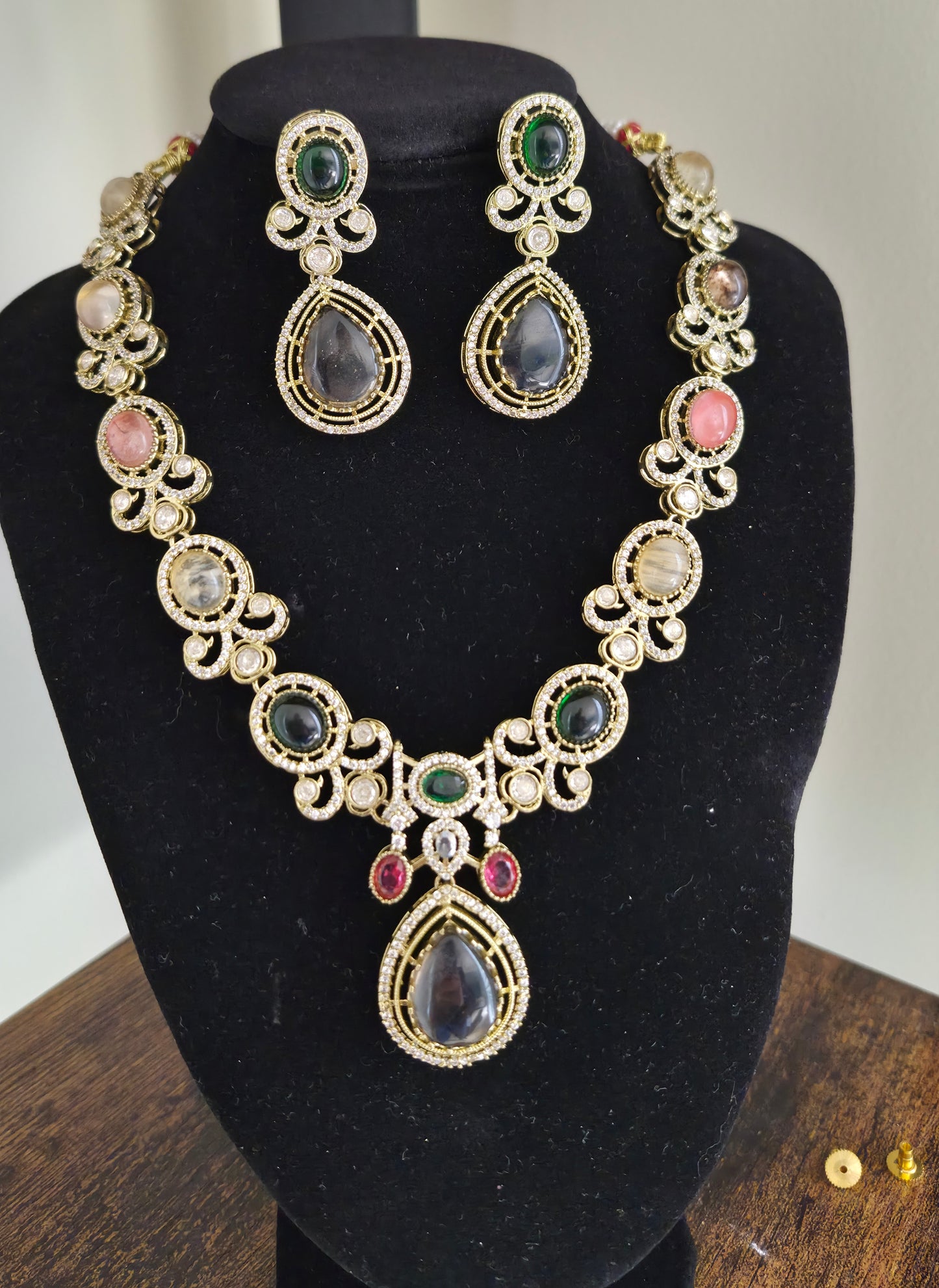 Samreet Necklace set