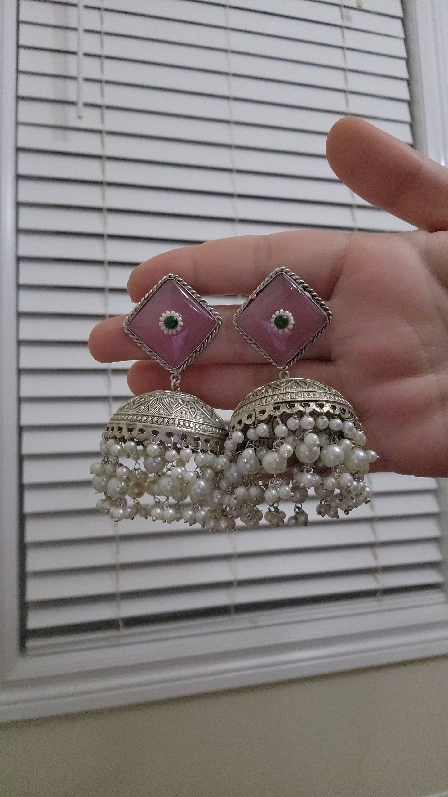 Surubhi Jhumkas