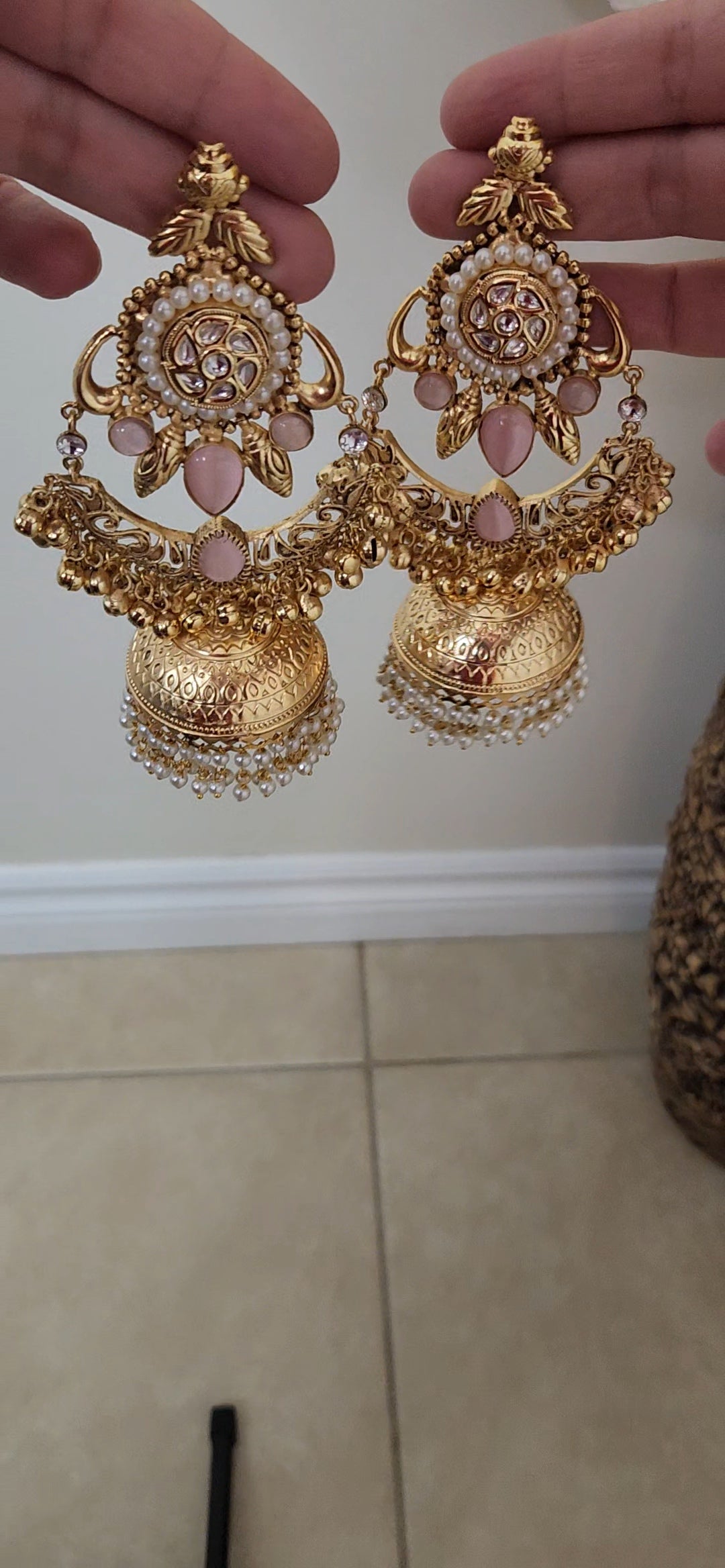 Mehek Jhumkas