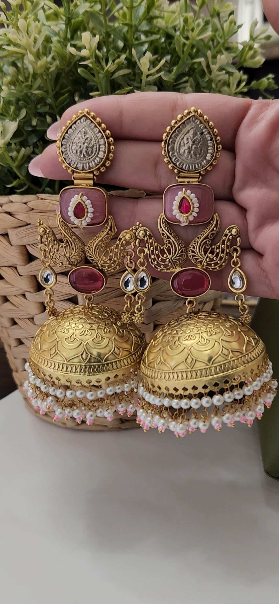 Hansni Jhumka