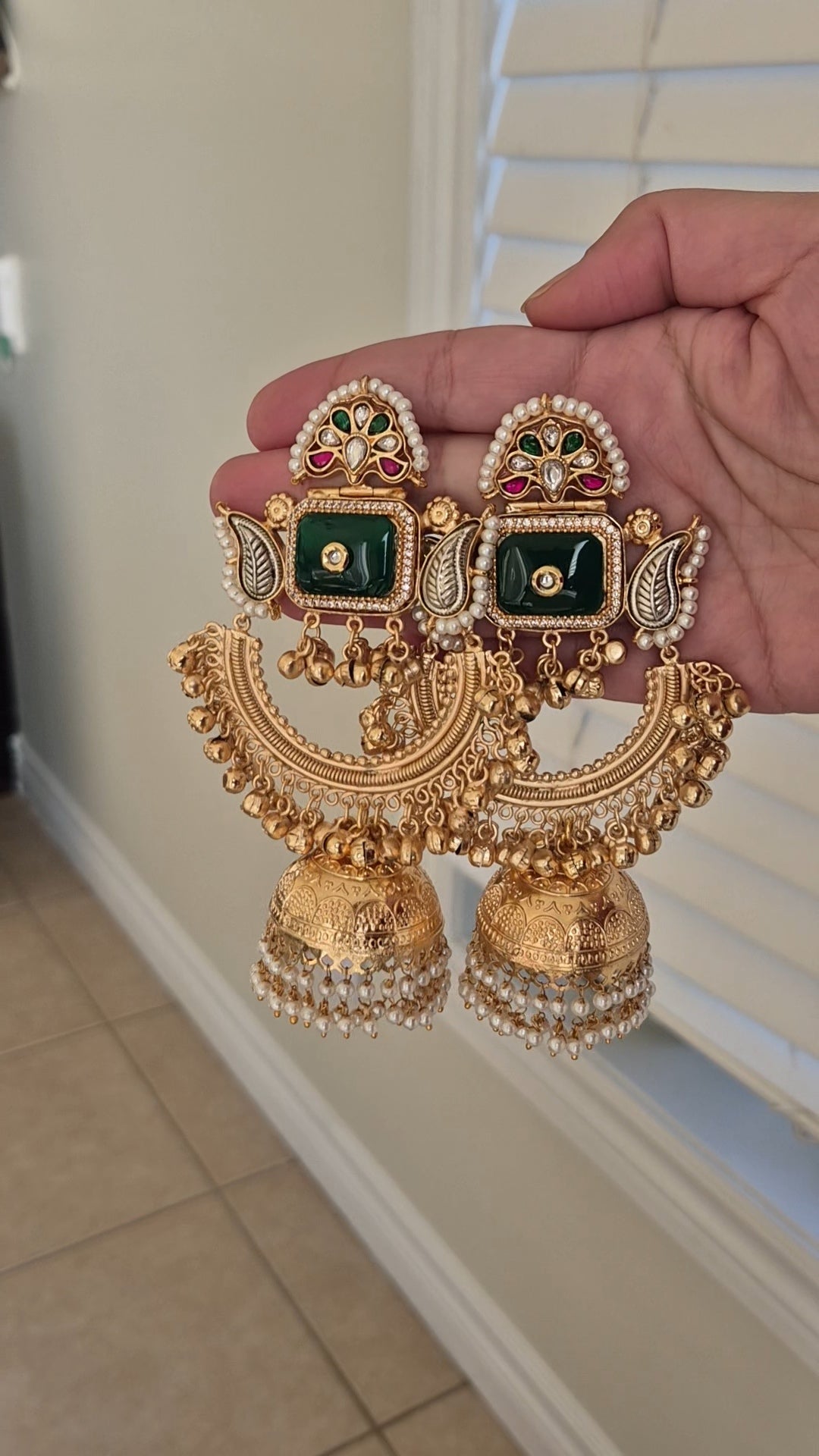 Rajshri Jhumka