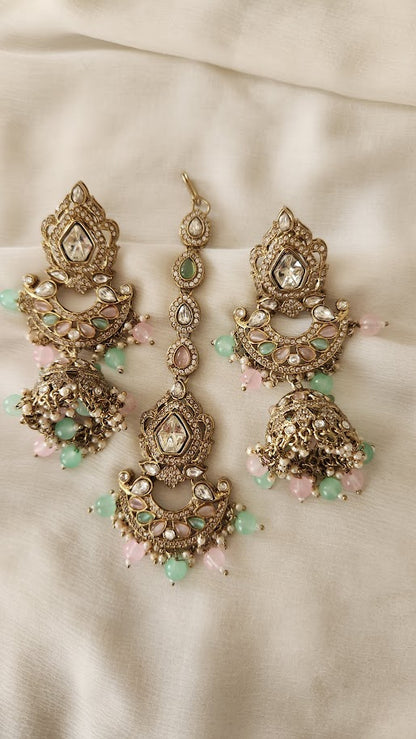 Rashi Jhumkas With Mang Tikka