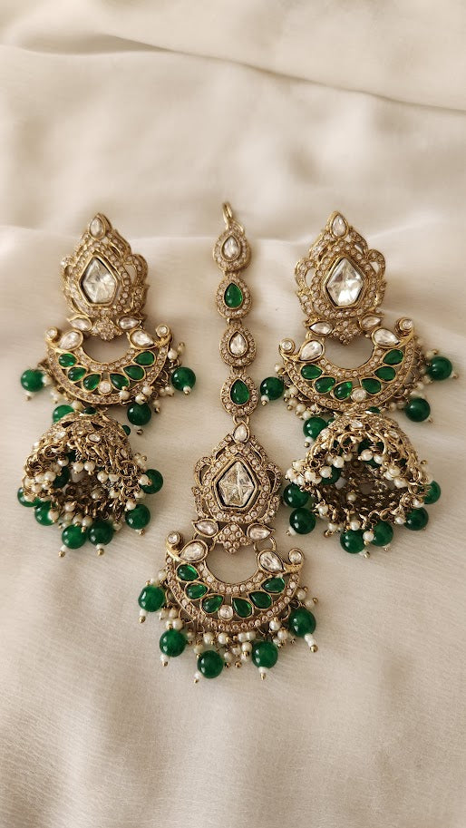 Rashi Jhumkas With Mang Tikka