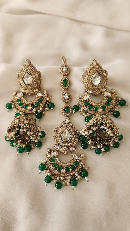 Rashi Jhumkas With Mang Tikka