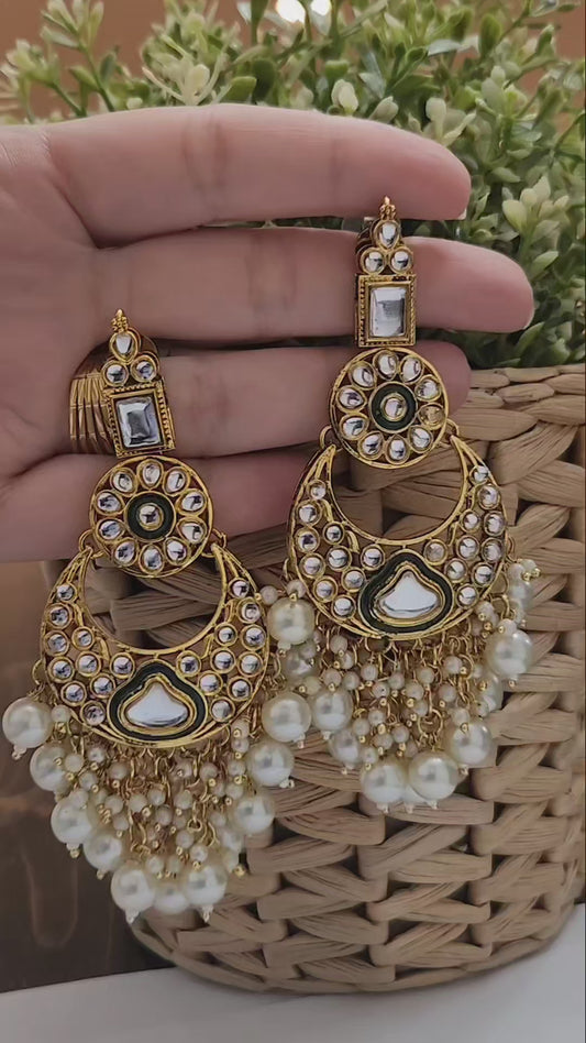Green Kundan Chandbalis with Mang tikka