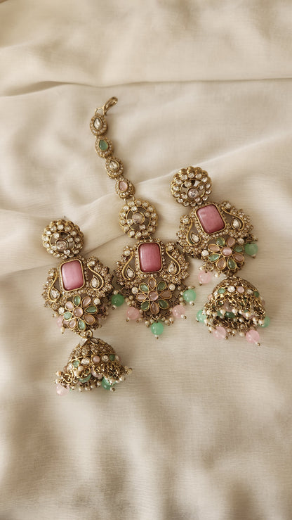 Shreya Jhumkas & Mang tikka set