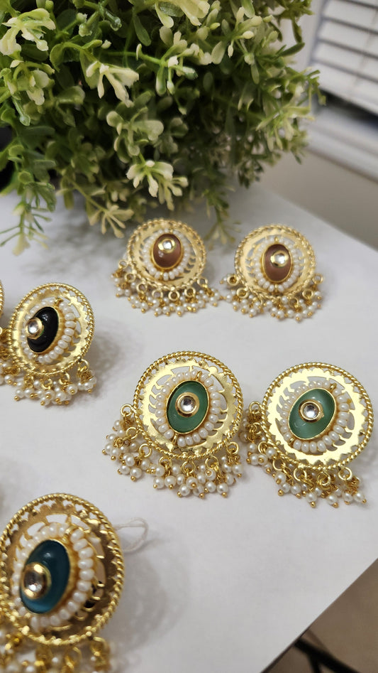 Lavina Studs