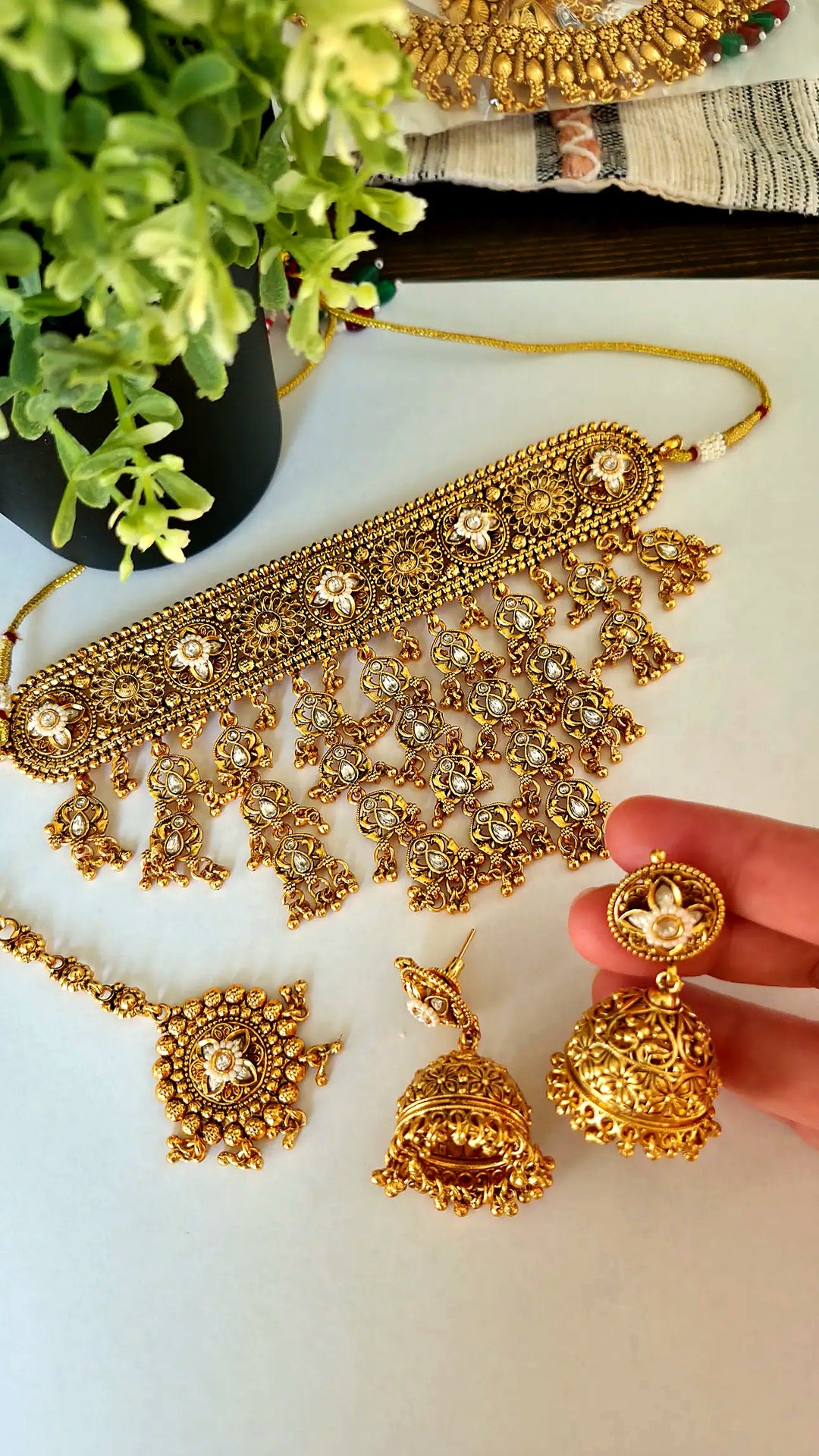 Parijat Waterfall set