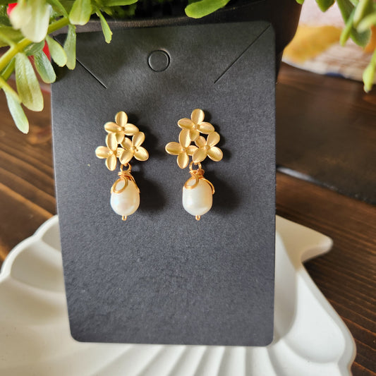 Gold flower & pearl drops