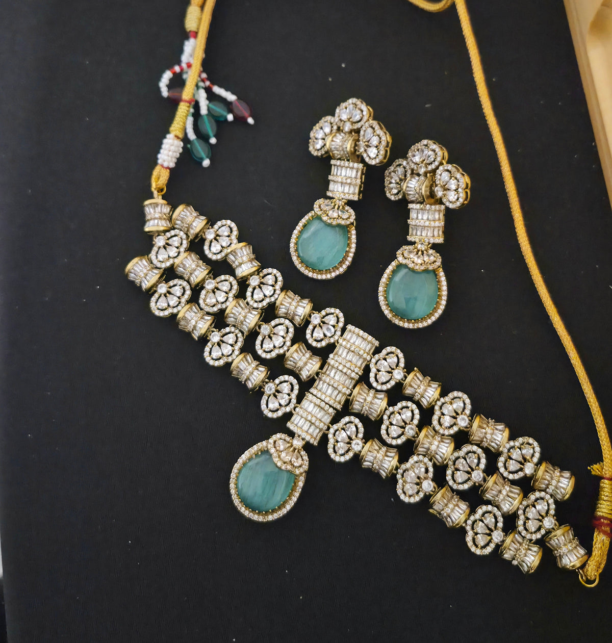Khushi Kundan Choker