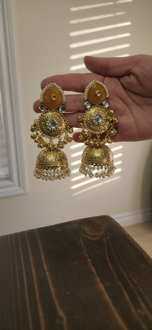 Mahira Jhumkas