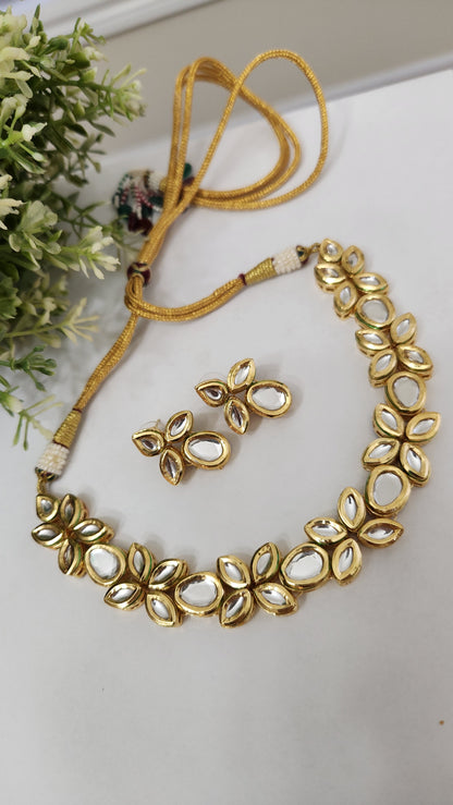 Single line Kundan set