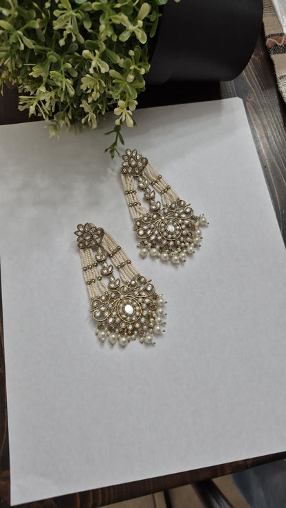 Mahira Pearl Earrings