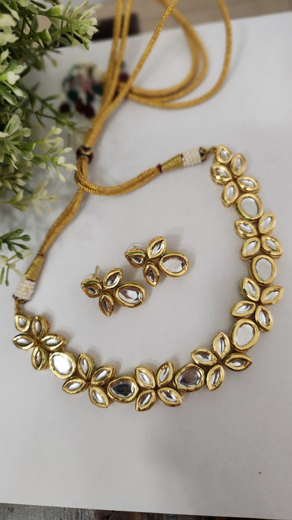 Single line Kundan set