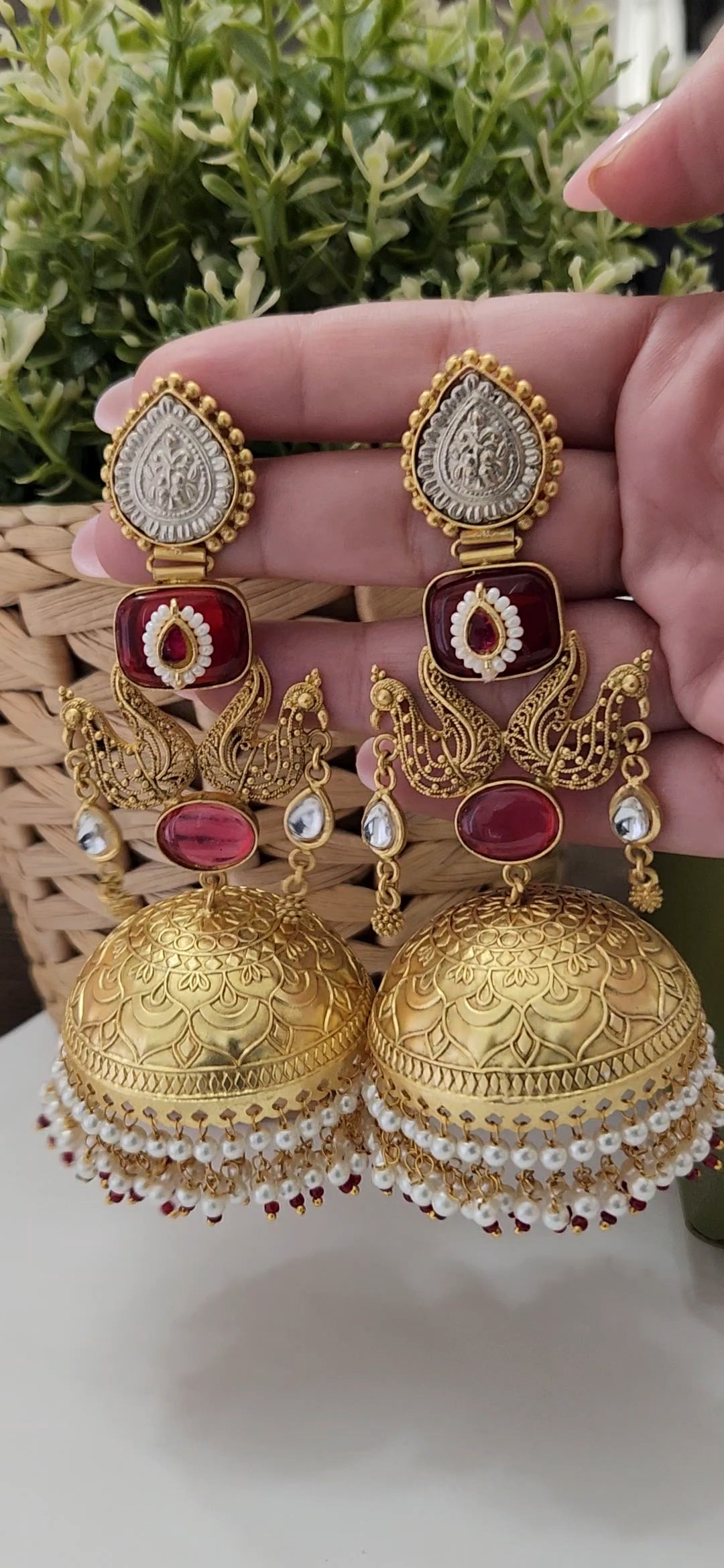 Hansni Jhumka