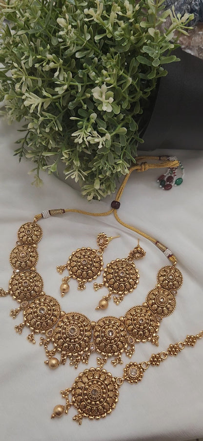Simran Necklace set with Mang tikka